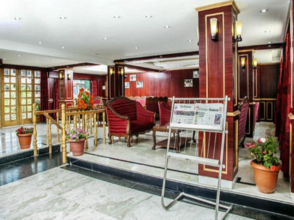 Holiday Plaza Hotel Srīnagar Eksteriør billede