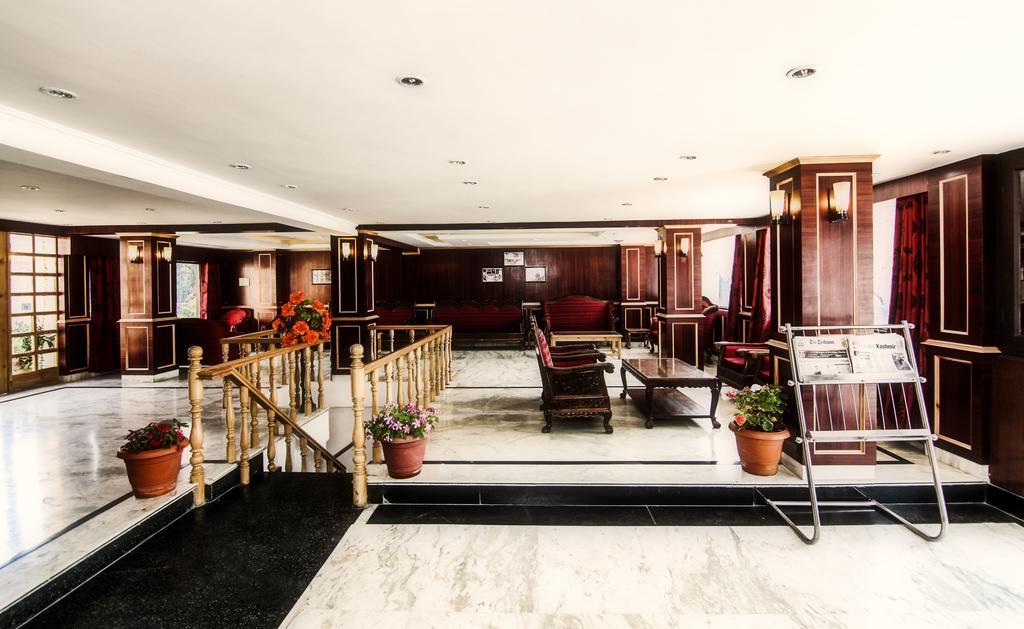 Holiday Plaza Hotel Srīnagar Eksteriør billede