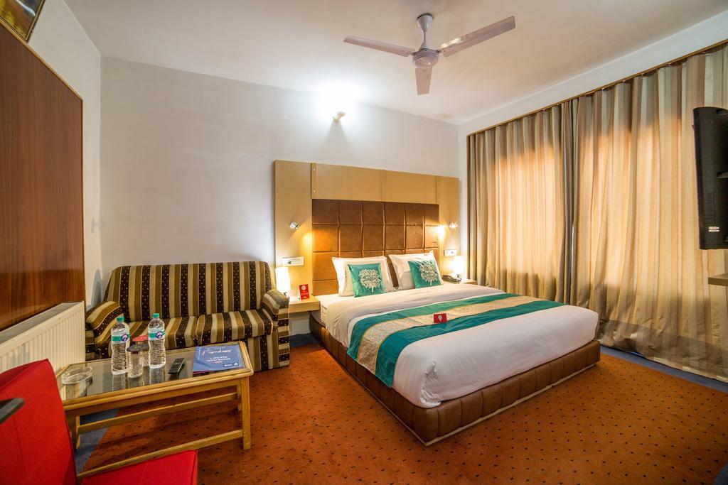 Holiday Plaza Hotel Srīnagar Eksteriør billede